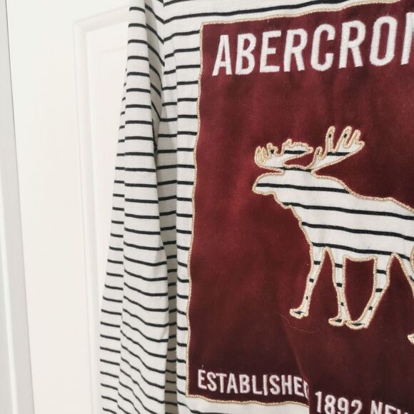 Abercrombie and Fitch girls long sleeve t-shirt - Picture 2 of 4